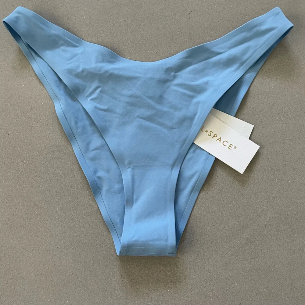 NWT L*Space Seamless Alana Top & Cabana Bottom M Light Blue - Picture 7 of 8